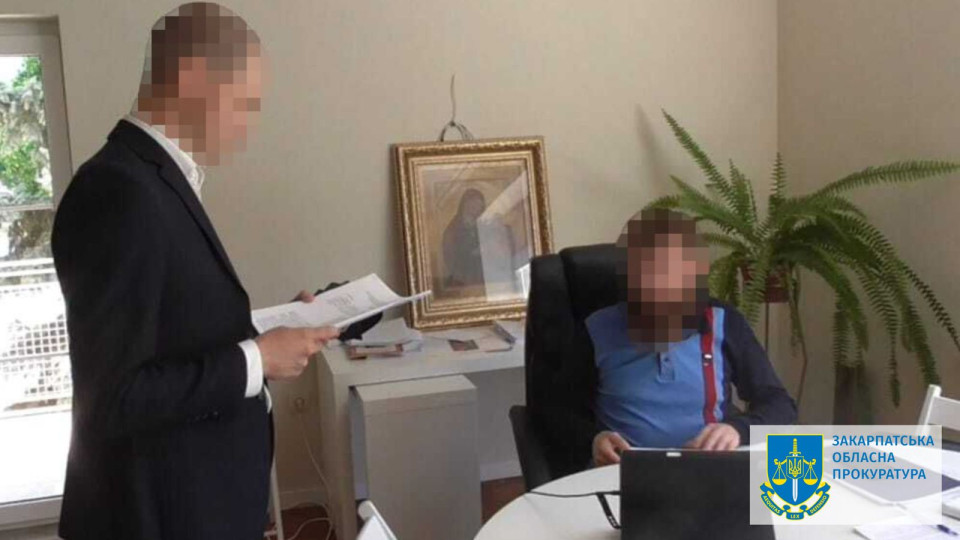 В Ужгороде чиновник горсовета «узаконил» застройку набережной путем подделки документов
