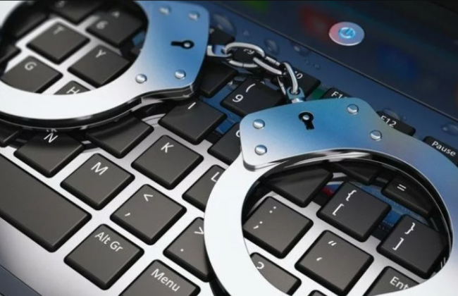 Зламав Маска,  Байдена, Apple та вкрав майже $800 тисяч: у США судять кіберзлочинця