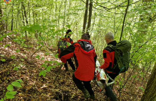 Рятувальники відшукали туриста, який на милицях вирішив підкорити Карпати