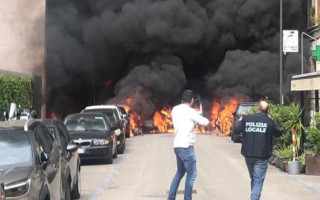У центрі Мілану стався потужний вибух: спалахнув кисневий балон, відео