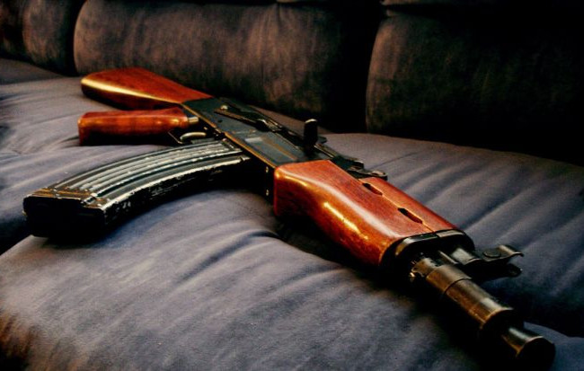 Не является уголовным правонарушением хранение огнестрельного оружия, если оно связано с защитой государства – Верховный Суд