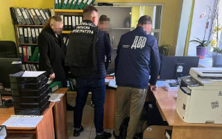 Уникнули сплати митних зборів на понад 32 млн гривень: на Тернопільщині викрито керівників тютюнових фірм