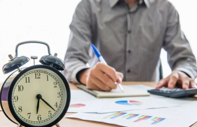 Когда применяется почасовая оплата труда, — разъясняет Гоструда