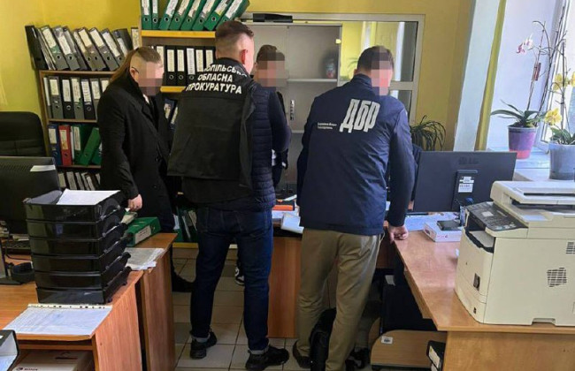 Уникнули сплати митних зборів на понад 32 млн гривень: на Тернопільщині викрито керівників тютюнових фірм