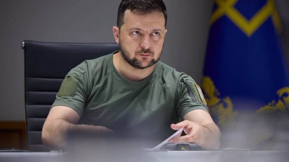 Україна потребує відбудови бомбосховищ у навчальних закладах, — Зеленський