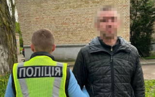В Киеве мужчина обокрал иномарку, а за украденные деньги купил себе машину