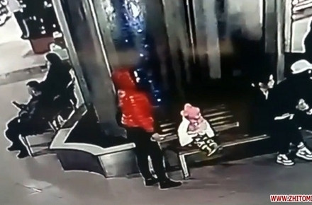 У Житомирі суд покарав бабусю, яка залишила онуку в торговому центрі
