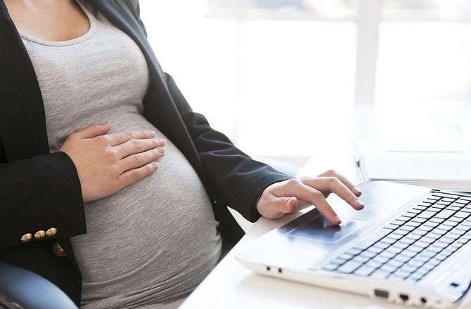 Жінки зможуть самостійно визначати момент початку відпустки у зв’язку із вагітністю та пологами — законопроект