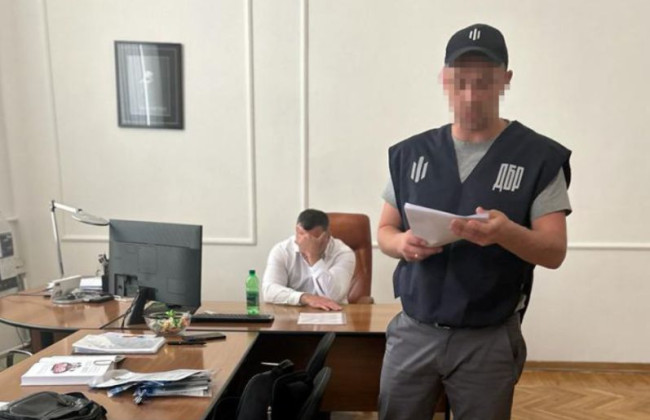 ДБР затримало заступника директора Одеського науково-дослідного інституту судових експертиз – правоохоронці брали за «правильну» експертизу 70 тисяч доларів