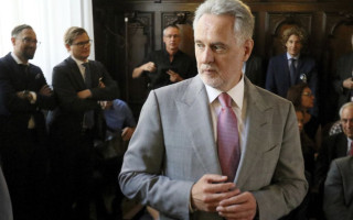 Бізнесмену Дмитру Фірташу вручили підозру, до його компаній прийшли з обшуками, – ЗМІ