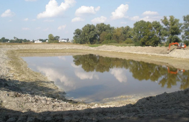 Самовільно викопав ставок: на Хмельниччині сумчанину повідомили про підозру