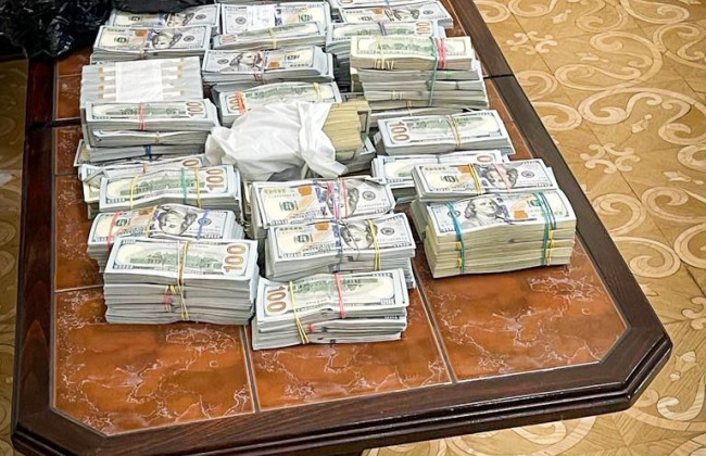 Несколько миллионов долларов, ставших предметом взятки, хранились в рабочем кабинете Верховного Суда, - НАБУ показало фото