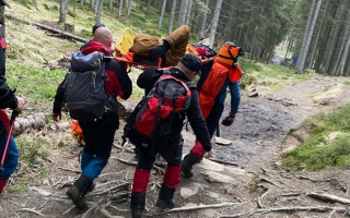 В Карпатах двое туристов сорвались со скалистого участка во время спуска
