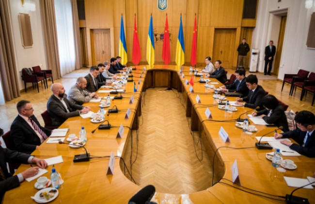 Україну відвідав спеціальний представник уряду Китаю Лі Хуей: що обговорювалося