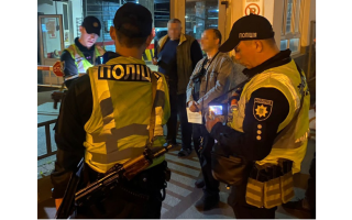 Полиция изъяла у Виктора Павлика спецпропуск, которым он хвастался на закрытом Южном мосту