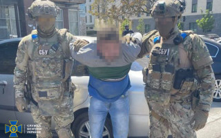 Шпионил для оккупантов под видом водителя такси: в Запорожье задержали экс-чиновника налоговой милиции