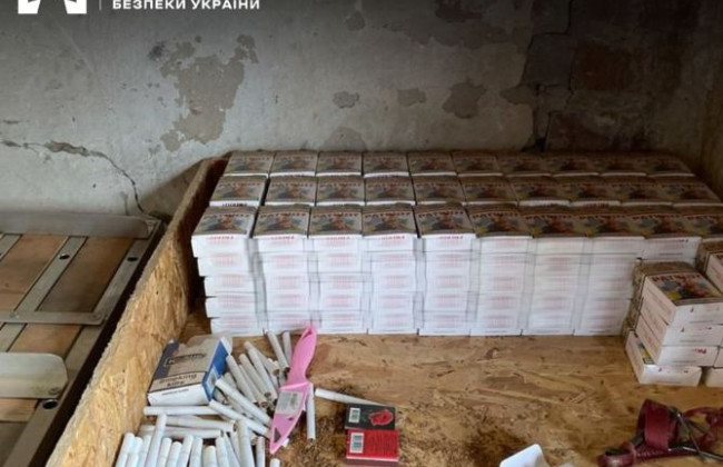 Разоблачили масштабную схему подпольного производства табачных изделий, фото