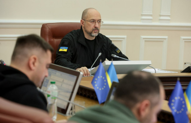 Правительство привлекает новые средства в бюджет Украины: на что пойдут займы и гранты