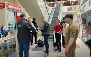 Подстрекательство к предоставлению 4 млн грн взятки прокурору: НАБУ и САП разоблачили адвоката из Днепра
