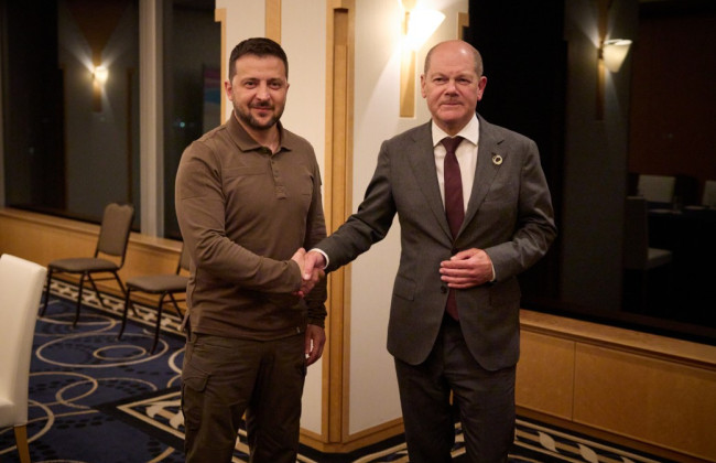 Зеленский в Японии провел встречу с федеральным канцлером ФРГ Шольцем