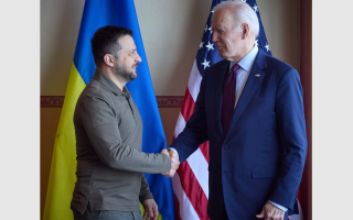 Зеленский встретился с Байденом на полях саммита G7, видео