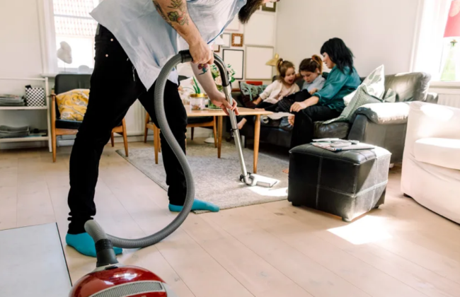 Міністерство рівності Іспанії запустить застосунок для розподілу домашніх обов’язків між членами родини