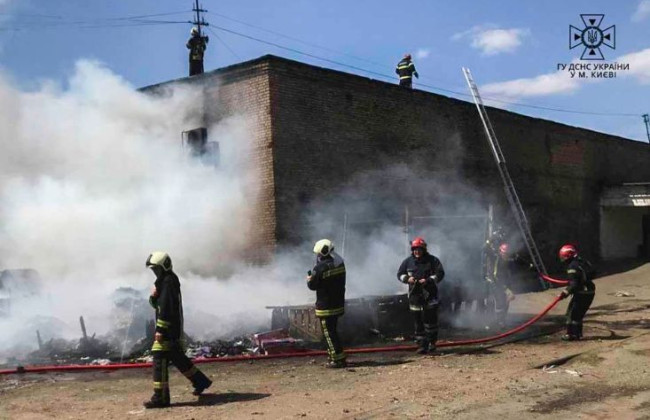 Пожар в Соломенском районе Киева: в ГСЧС рассказали детали и показали фото