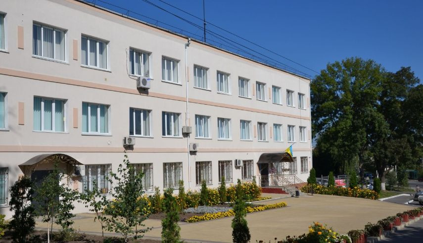 Хмельницький окружний адмінсуд шукає спеціалістів із кадрової роботи