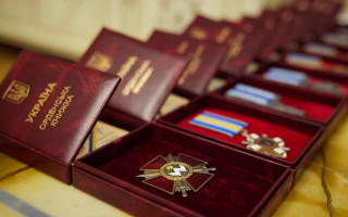 Раде рекомендуют предусмотреть основания для лишения государственных наград