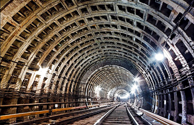 Рада готовится ввести штрафы за незаконное проникновение в тоннеле метро