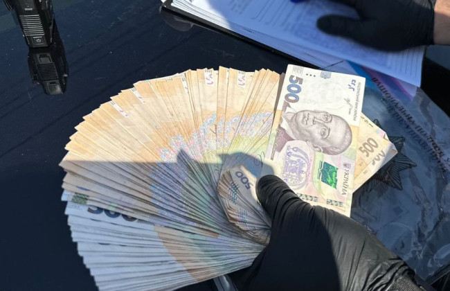 Робили підроблені паспорти: викрили схему легалізації іноземців на території України