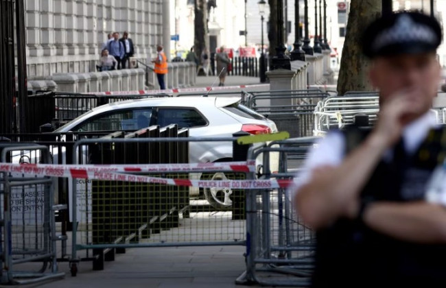 У ворота резиденції Ріші Сунака врізався автомобіль: його водія затримала поліція