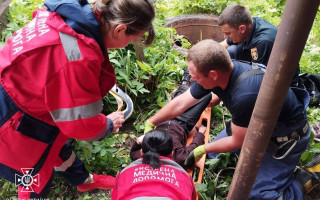 В Черновицкой области ребенок упал в канализационный колодец на глубину 9 метров