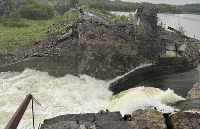 Оккупанты разрушили плотину Карловского водохранилища: три поселка под угрозой подтопления, видео