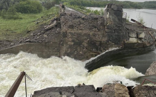 Оккупанты разрушили плотину Карловского водохранилища: три поселка под угрозой подтопления, видео