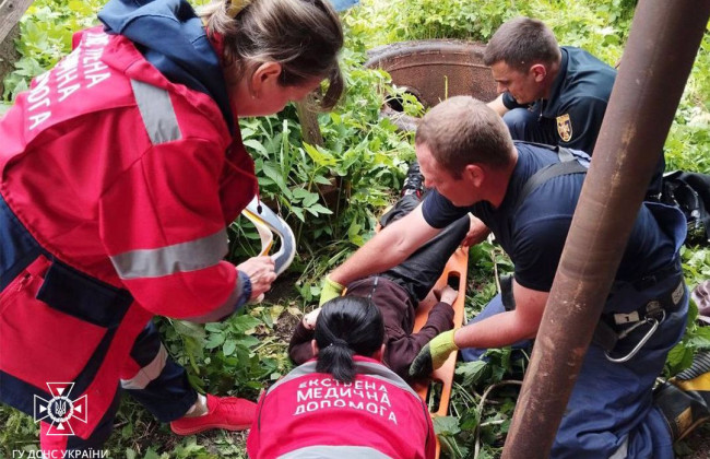 В Чернівецькій області дитина впала у каналізаційний колодязь на глибину 9 метрів