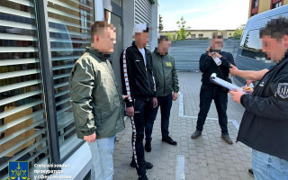 «Продавал» уклонистам информацию о размещении пограничных патрулей: на Буковине задержан младший инспектор