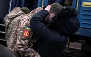 Украинцы просят увеличить отпуск военным: появилась петиция