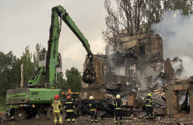 У Дніпрі завершили розбір завалів після ракетного удару: скільки постраждалих