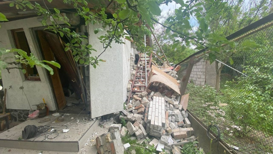 У Бучі вибух зруйнував будинок: є постраждалий