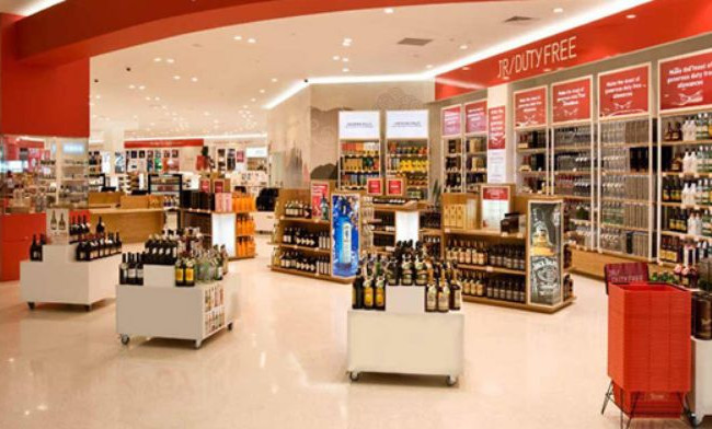 Депутаты хотят штрафовать за продажу в магазинах Duty free более 2 пачек сигарет в одни руки: сколько заплатит нарушитель