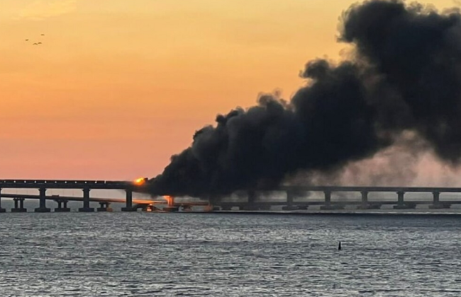 Британская разведка выяснила, как оккупанты пытаются уберечь от ударов Крымский мост