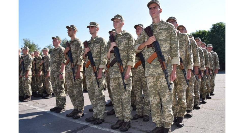Военнослужащие-срочники могут получить право на дополнительное вознаграждение 6000 грн