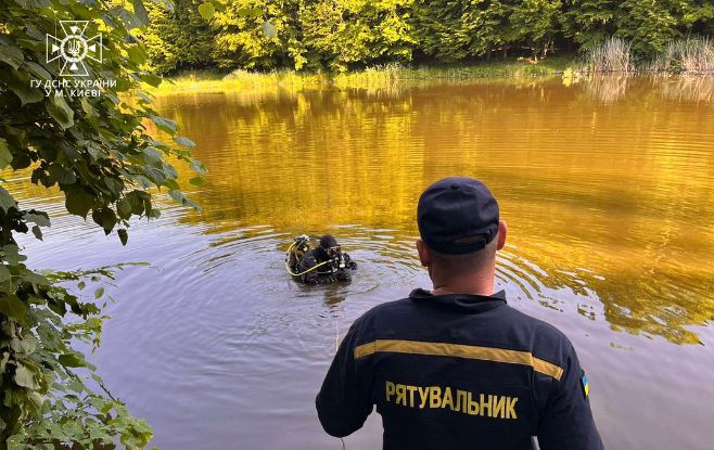 Трагедия в Киеве: в озере обнаружили тело мужчины