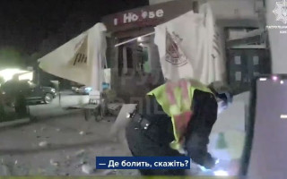 Перші хвилини після масштабної атаки на Київ: відео з бодікамери поліцейського