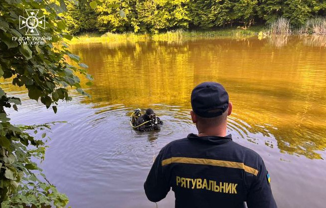 Трагедия в Киеве: в озере обнаружили тело мужчины