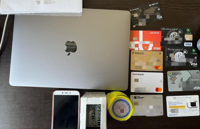 Обещали работу в Европе: злоумышленники обманули 67 граждан на более чем на 800 000 гривен