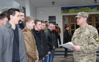 Кабмін визначив підстави для звільнення від призову на строкову військову службу