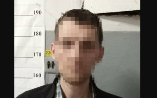 В Киеве пассажиры маршрутки задержали мужчину, который пытался ограбить женщину