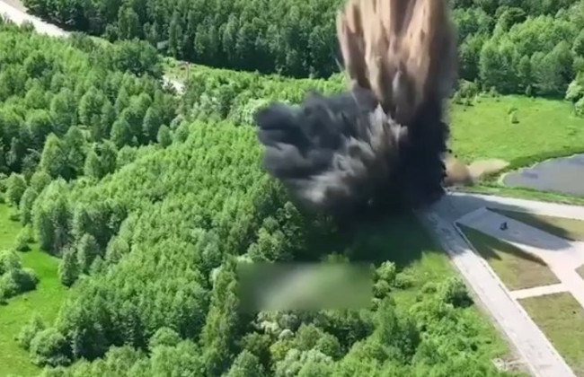 Россияне взорвали дорогу на границе Украины с рф и Беларуси, видео